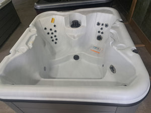 Nordic RETREAT MS™  MODERN SERIES Hot tub Spa 110 or220v