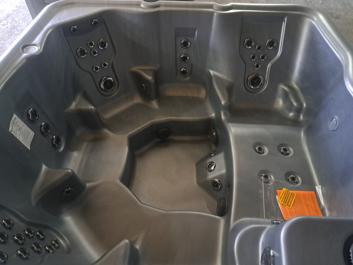 Nordic ENCORE LS™ 6 adults LUXURY SERIES Hot tub Spa 53 Adjustable Nor