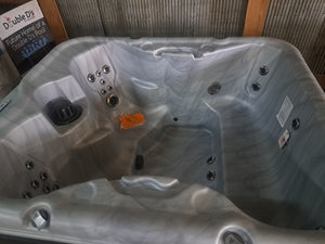 Nordic RETREAT MS™  MODERN SERIES Hot tub Spa
