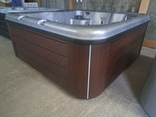 Load image into Gallery viewer, Nordic ENCORE LS™ 6 adults LUXURY SERIES Hot tub Spa 53 Adjustable Nordic Star Jets