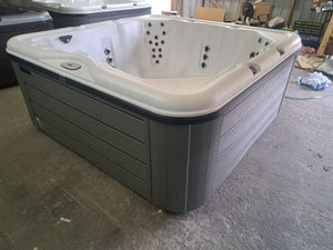 Nordic JUBILEE LS™  LUXURY SERIES Hot tub Spa